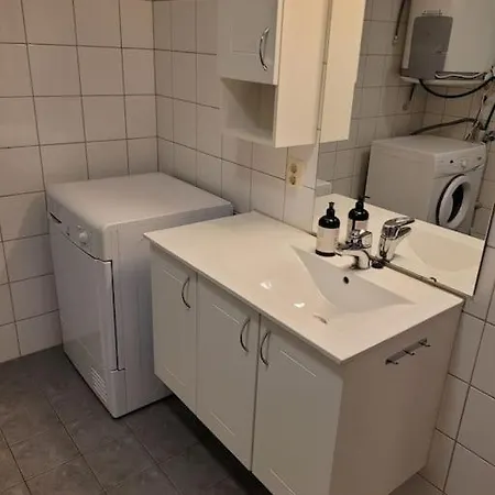 Cosy Flat With 180cm Wide Very Comfortable Bed Apartamento