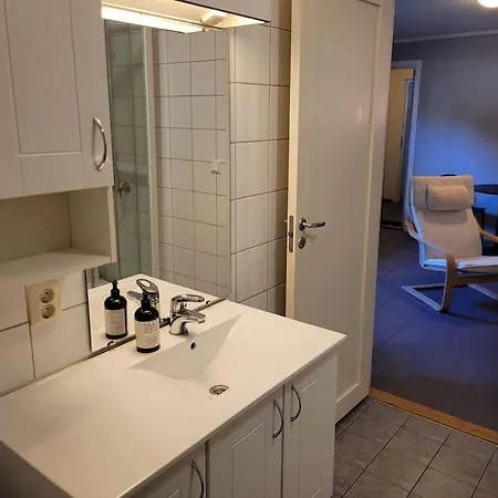 Cosy Flat With 180cm Wide Very Comfortable Bed *